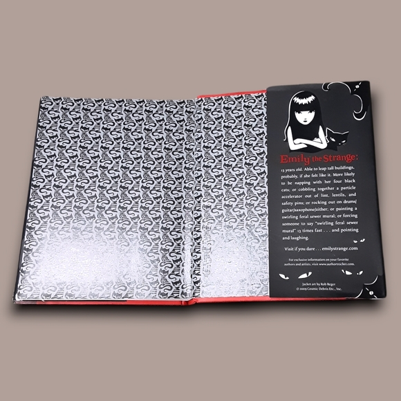 Emily The Strange The Lost Days - Picture 5 of 8